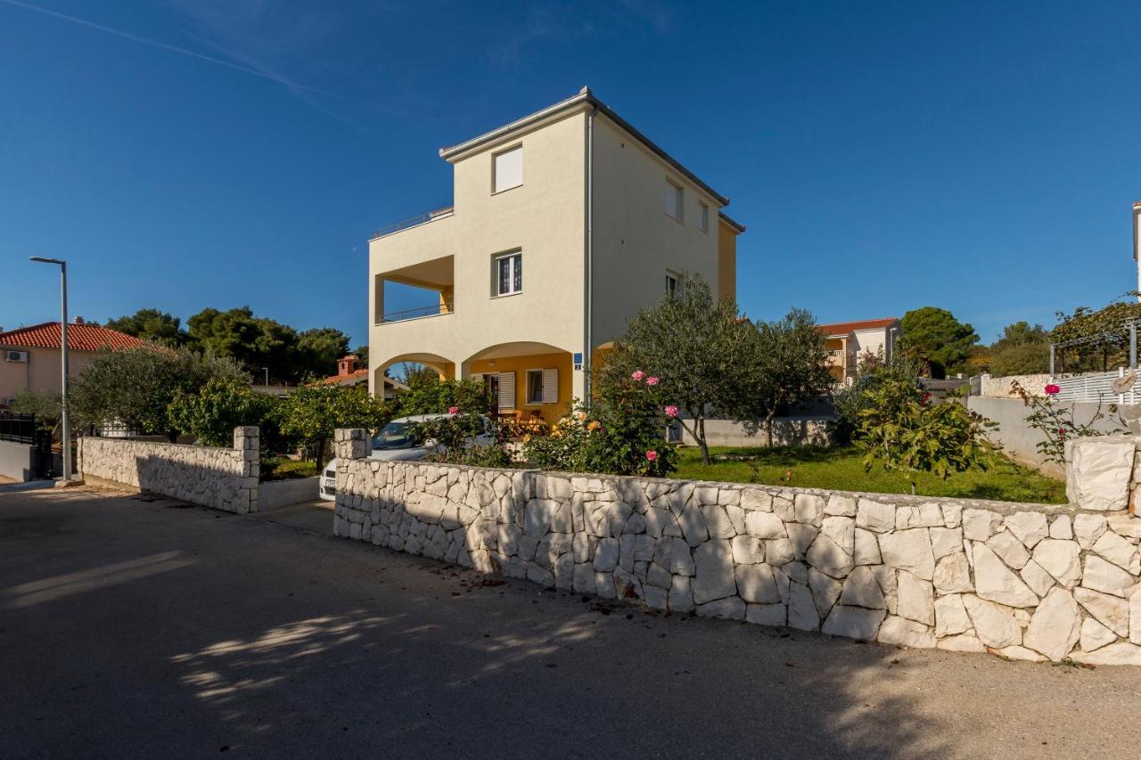 Apart Sa Terasom 250M Od Plaze,Parking,Wi Fi,Rostilj Traù Esterno foto