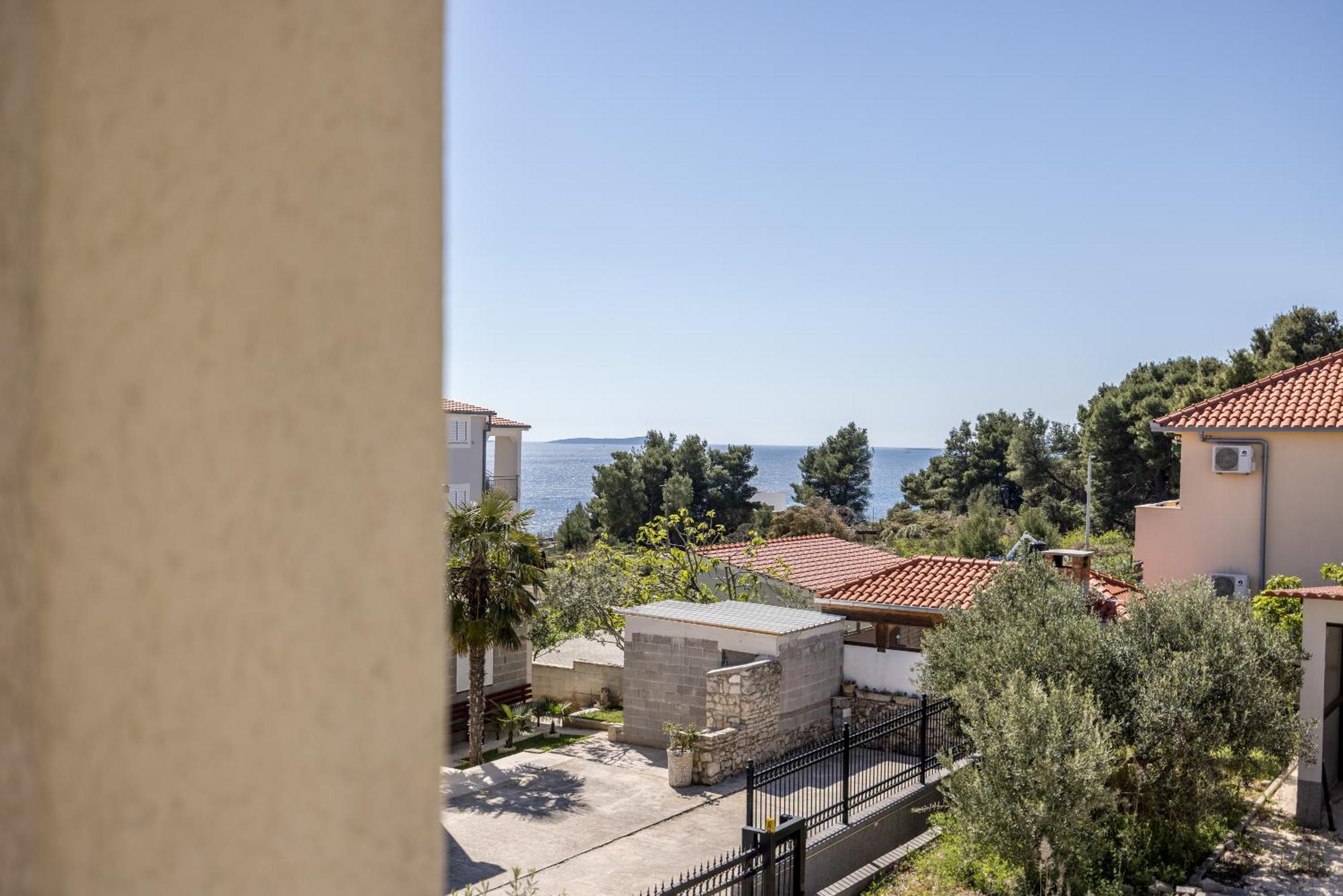 Apart Sa Terasom 250M Od Plaze,Parking,Wi Fi,Rostilj Traù Esterno foto